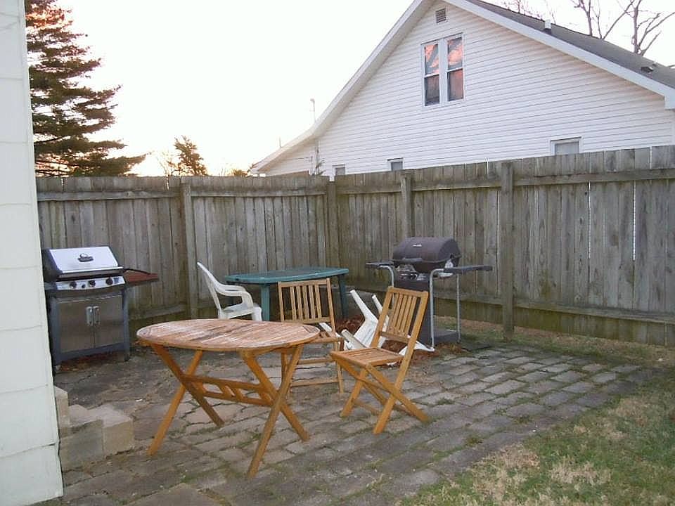 804 W Sycamore St, Carbondale, IL 62901 Zillow