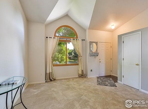 Living room to greet your guests