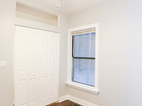 5th image of 841 W Cornelia Ave APT 3N
