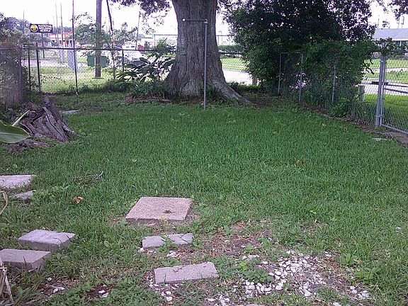 2nd image of 200 Elysian Dr