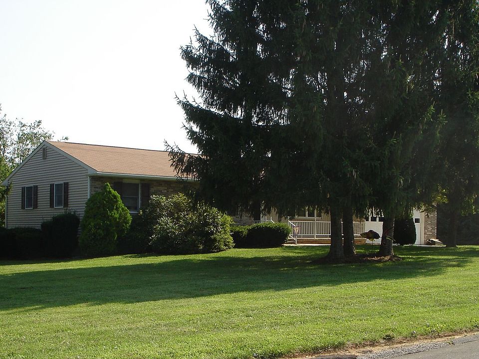 1st image of 3831 Belmont Dr