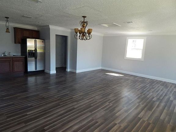 3rd image of 290 Corrydale Dr