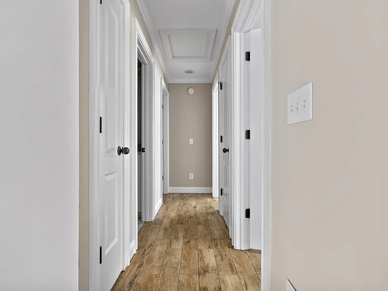 1601 Pickford Ln — Photo 16