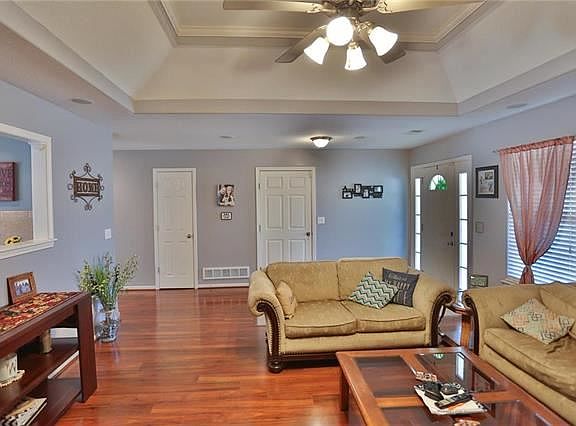 5th image of 211 NW Jackie Ave