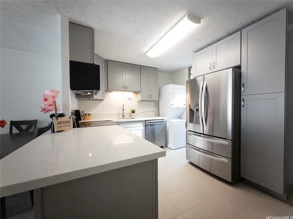 95-2047 Waikalani Pl APT D501, Mililani, HI 96789