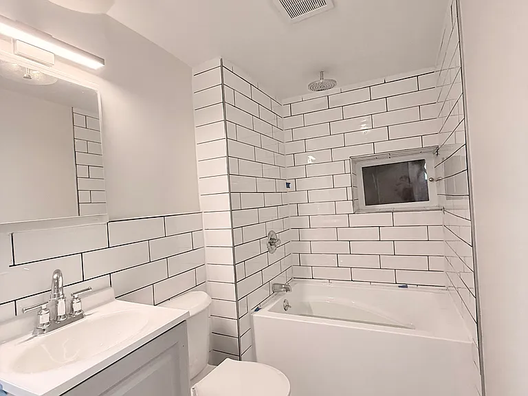 2435 Woodhull Ave #2 — Photo 4