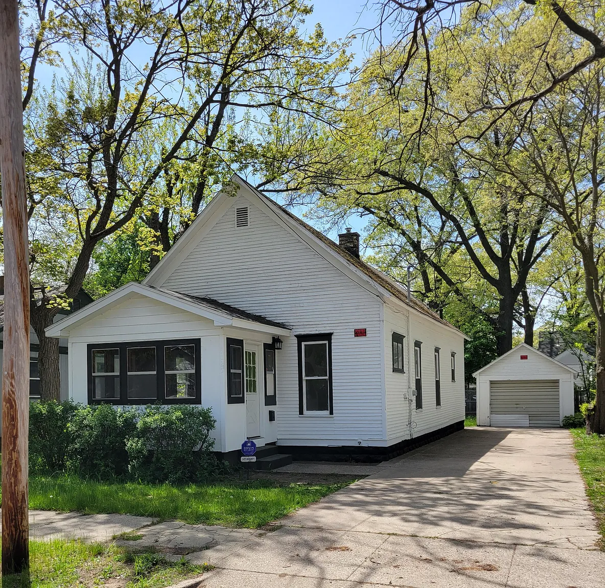 3025 Sanford St photo 1