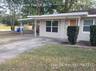 104 E Nelson St, Tavares, FL 32778