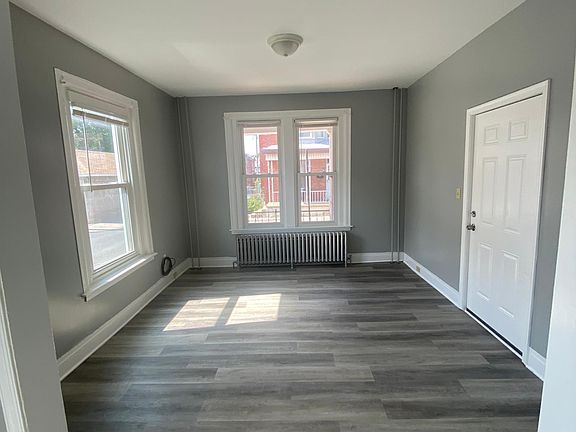 3rd image of 420 New St Floor 1