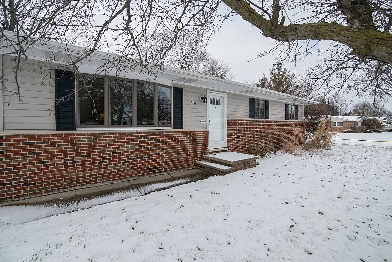308 Price St photo 1