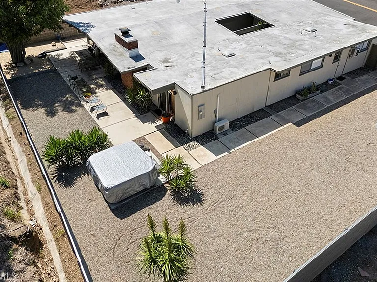 1131 N Encanto St — Photo 33