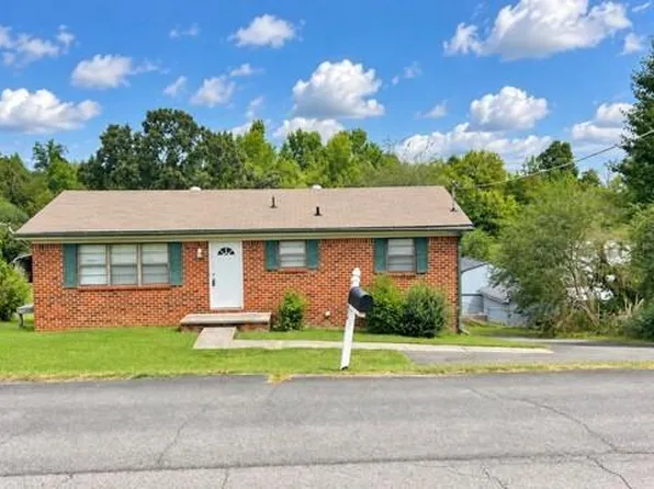 1645 Falcon Dr SE, Cleveland, TN 37323
