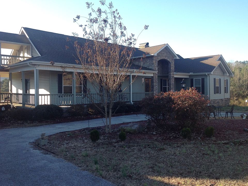 Front of home & circular dr