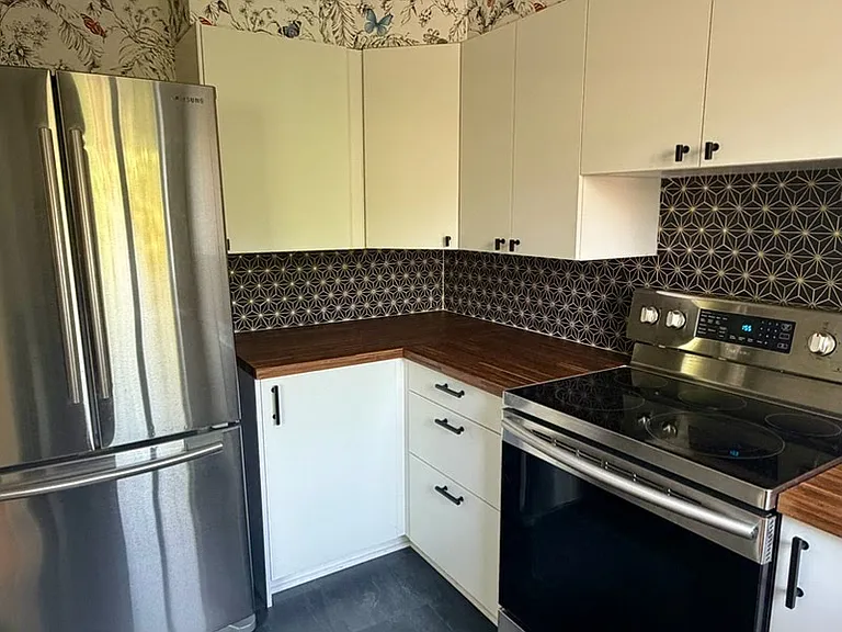 2169 NW Irving St #10 — Photo 8