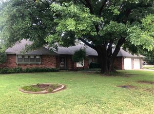 900 Jester Dr, Fairview, OK 73737
