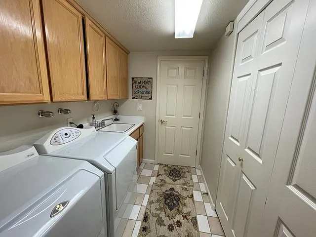 811 Fox Glen Pl — Photo 3