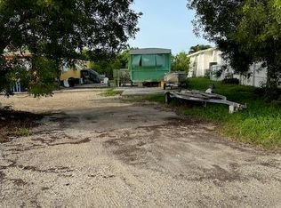 8 Hibiscus Ln, Key Largo, FL 33037