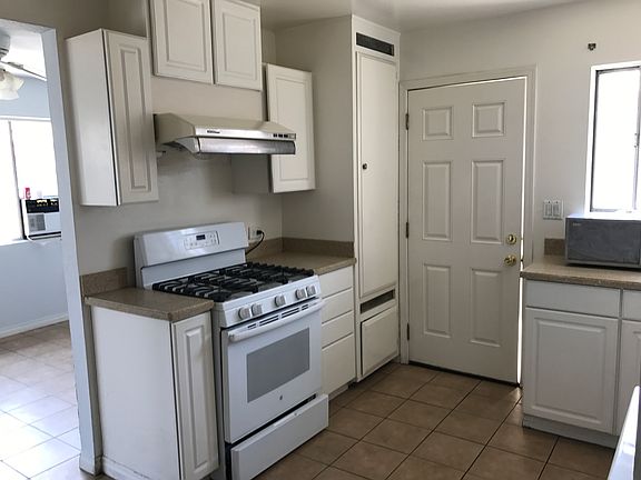 2nd image of 1936 Strozier Ave