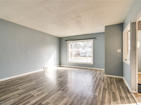 5th image of 2720 Ironwood St