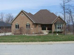 740 Cirque Dr, Crown Point, IN 46307