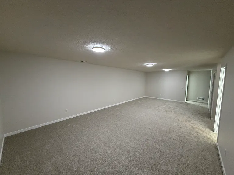 8111 Kallum Dr — Photo 17