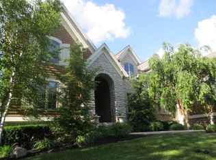 8284 Old Woods Ct, Springboro, OH