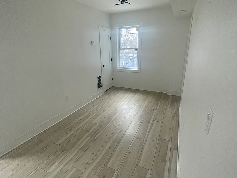 2385 Washington St #4 — Photo 33