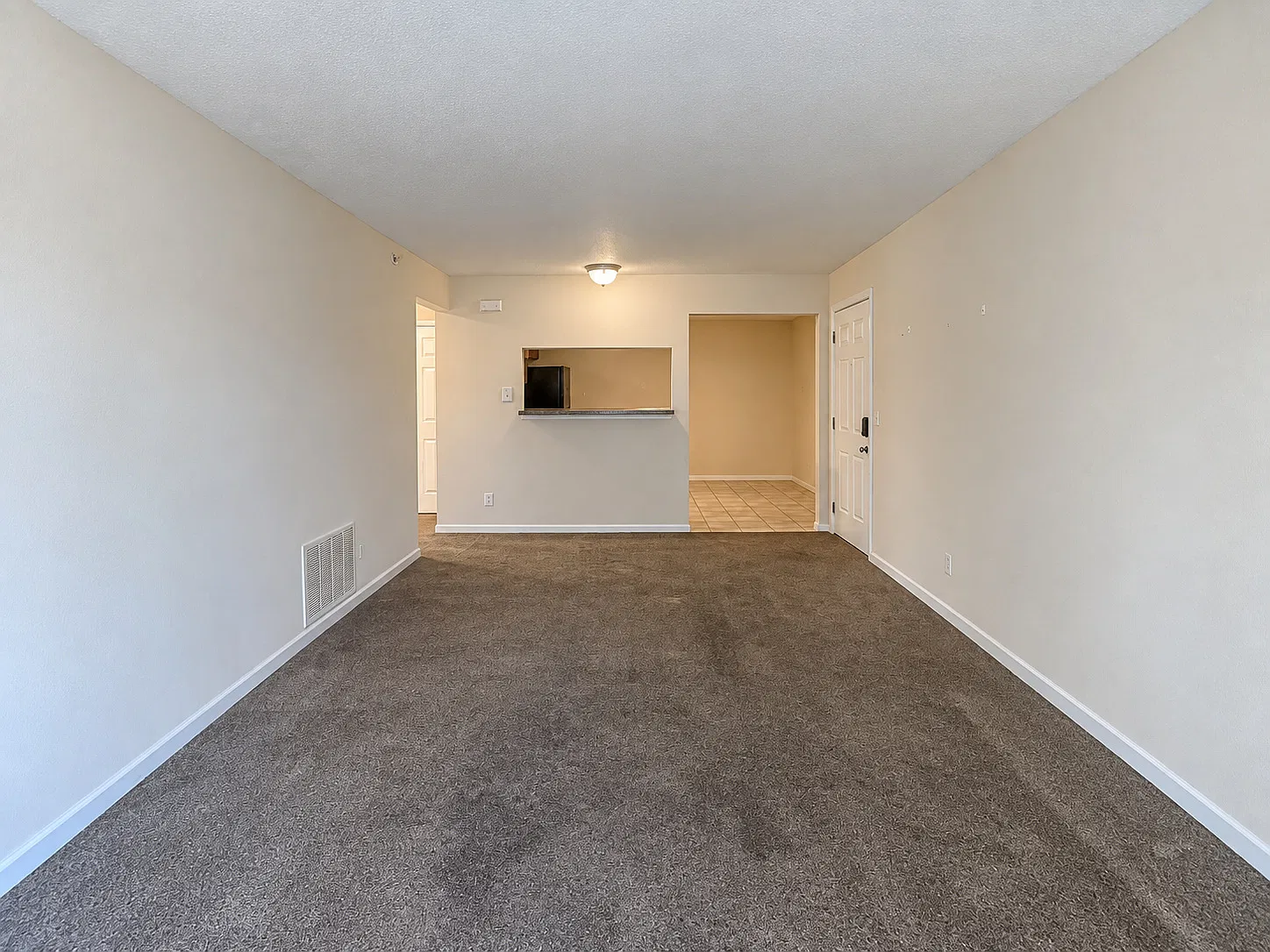 2 bed, 1044 sqft, $1,400 — Photo 3