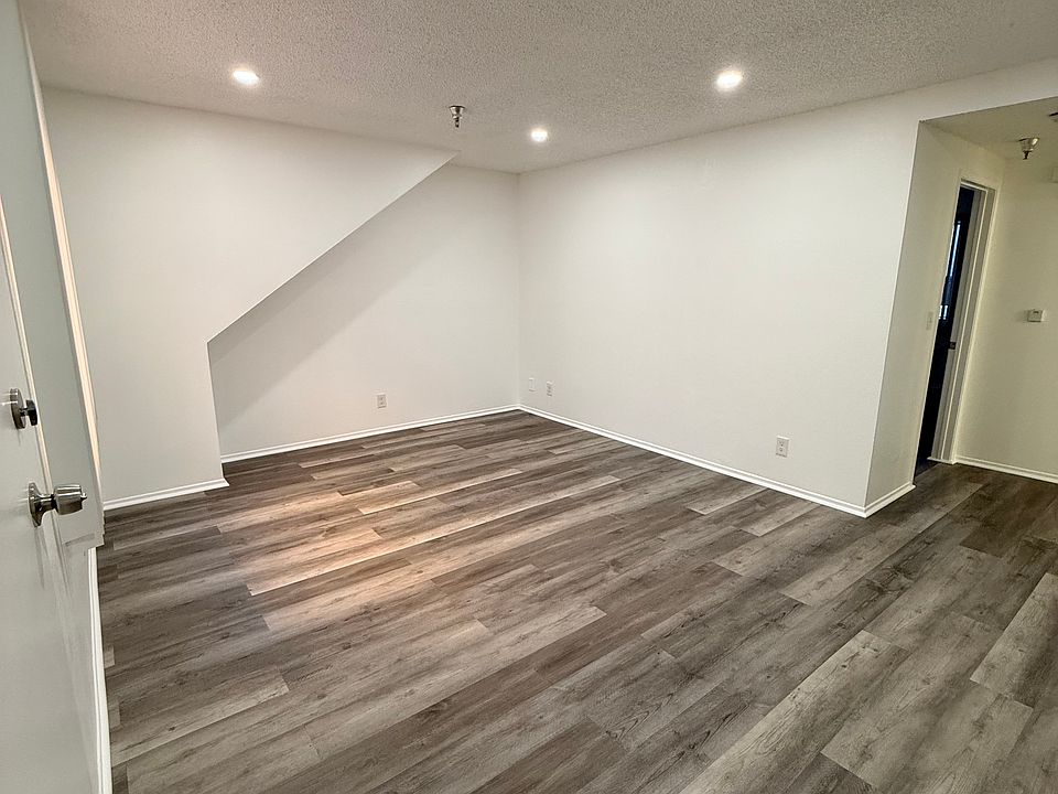 1st image of 323 W Wilson Ave APT 104