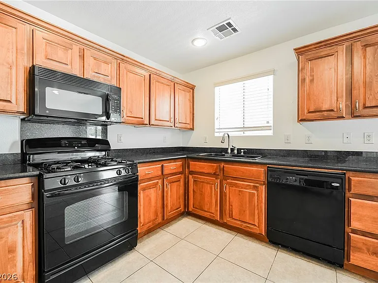 9996 Alder Springs Ct — Photo 3