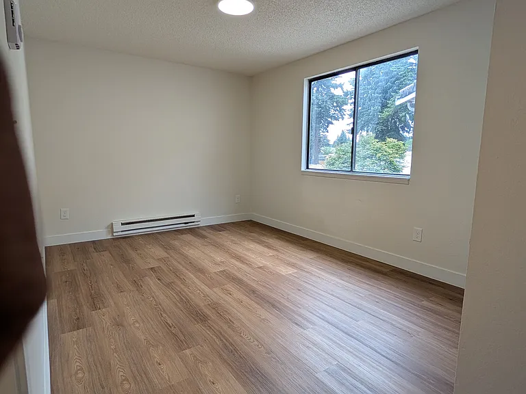 2826 D Pl SE #C — Photo 9
