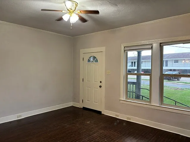 2 bed, 1300 sqft, $1,800 — Photo 4