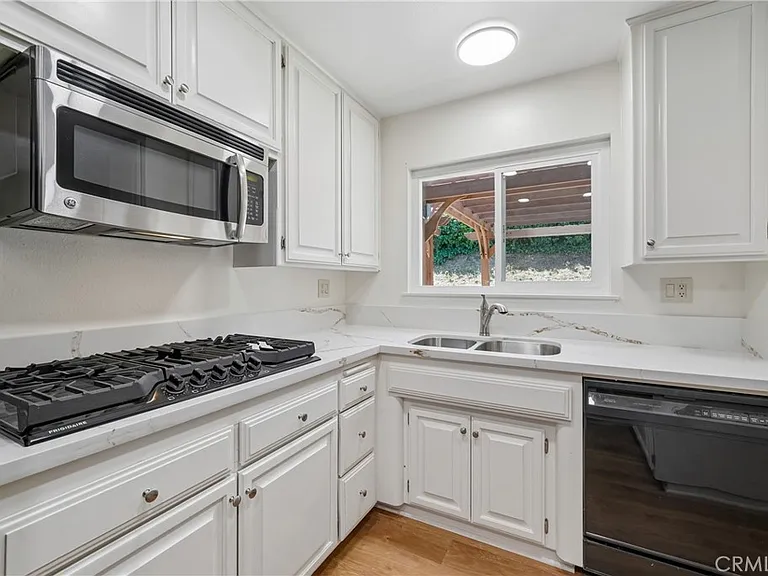 1031 Fletcher Ave — Photo 10