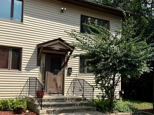 4735 Yender Ave APT 10, Lisle, IL 60532