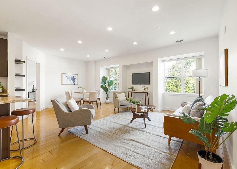 1st image of 65 Beacon St APT 403