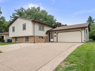 2138 W 38th Pl, Davenport, IA 52806