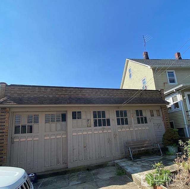 2nd image of 46 Whitehead Ave
