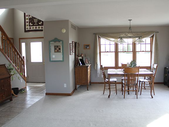 Dining Room & Foyer