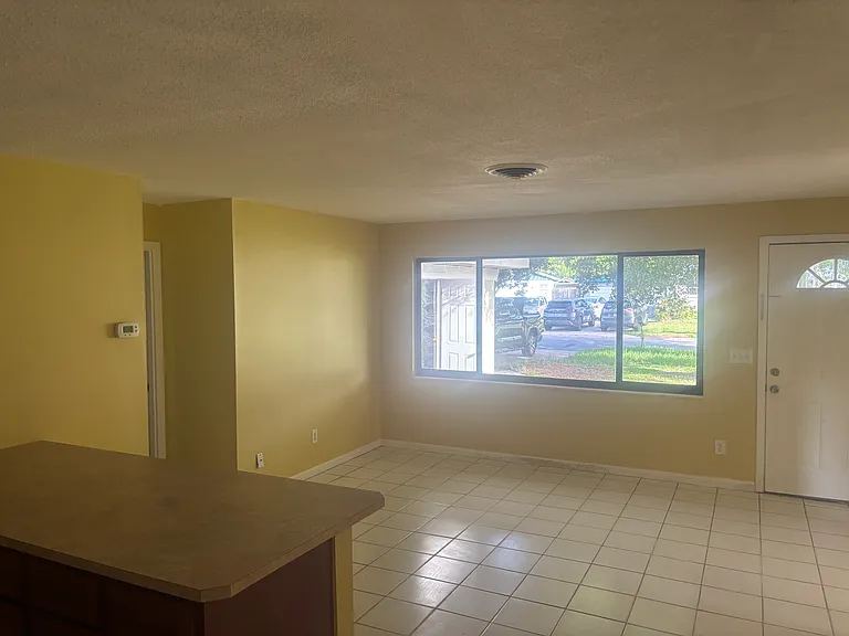 2928 Shepard Dr — Photo 3