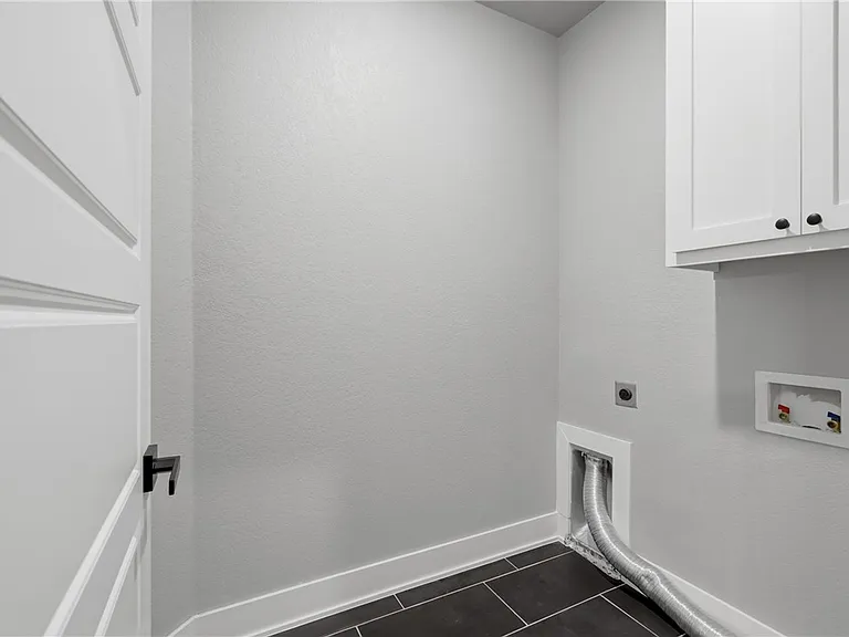 8 Leyland Dr — Photo 25