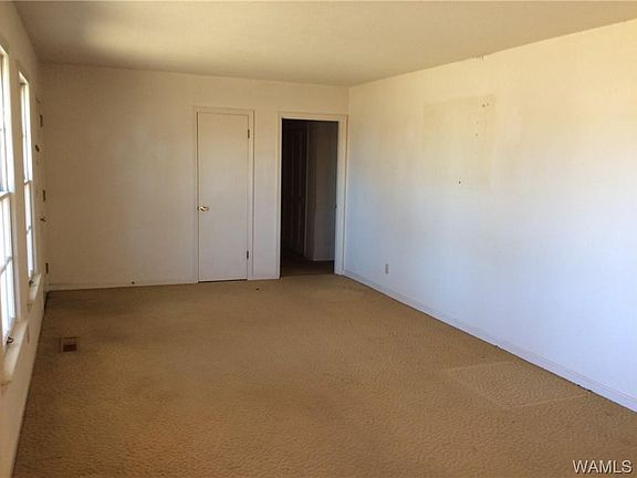 3rd image of 3327 38th St E