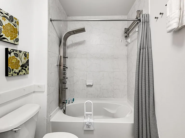 234 NE 3rd St #1102 — Photo 21