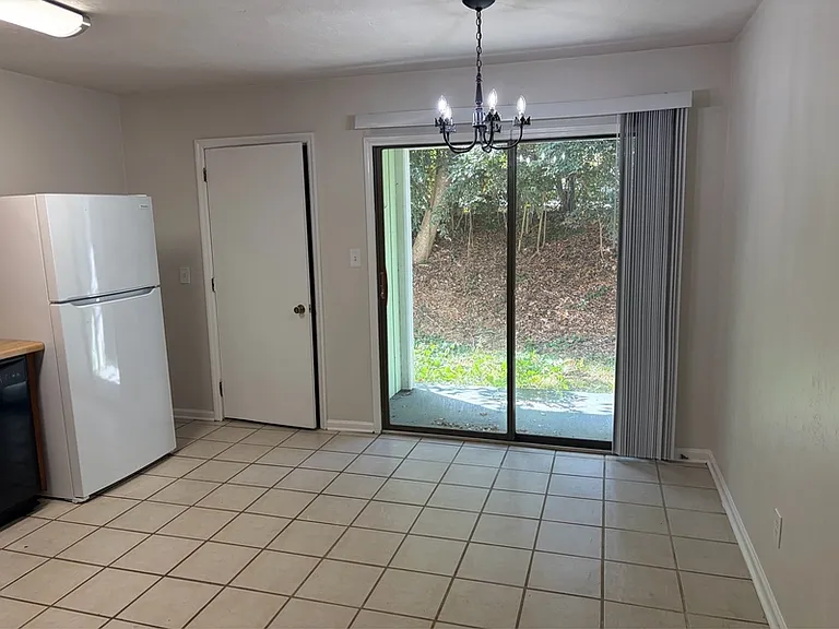 220 Atkinson Dr #D — Photo 7