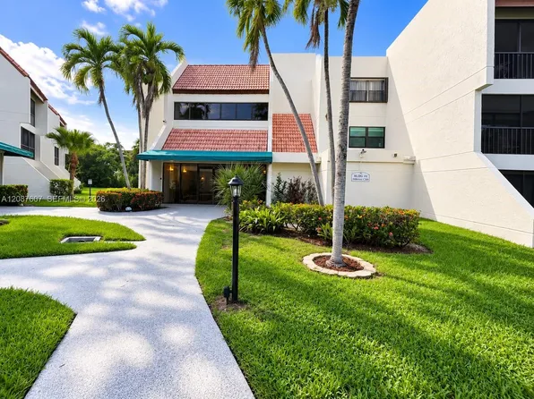 301 Racquet Club Rd APT 310, Weston, FL 33326
