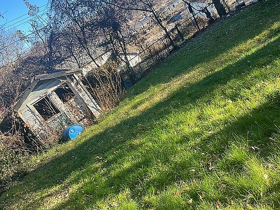 2nd image of 118 Logan Ave