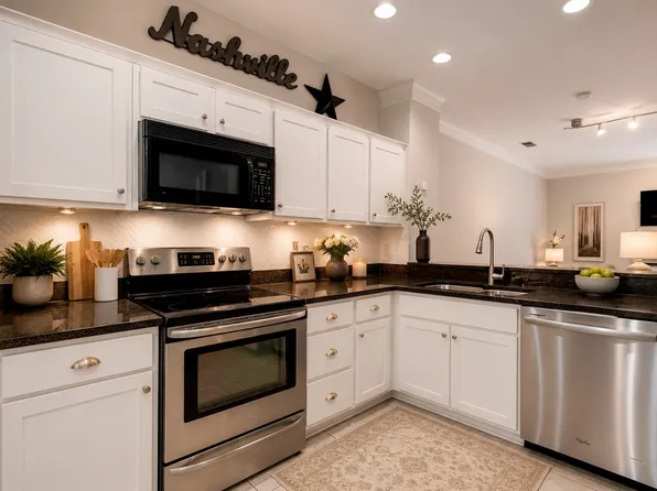 3110 W End Cir APT 2, Nashville, TN 37203