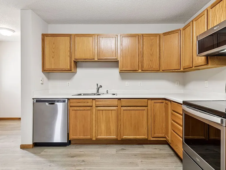 337D Williamsburg Pl — Photo 2