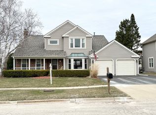1780 Pebblewood Ln, Hoffman Estates, IL 60192