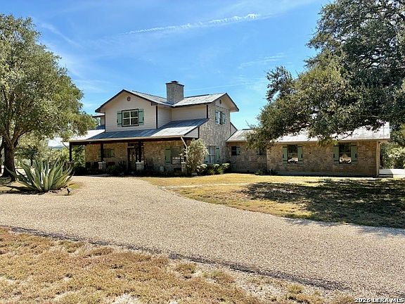 3rd image of 1348 LIVE OAK RDG
