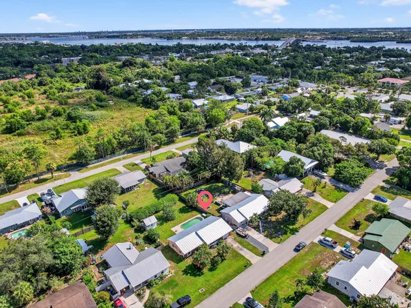 1413 SW Thelma Street, Palm City, FL 34990